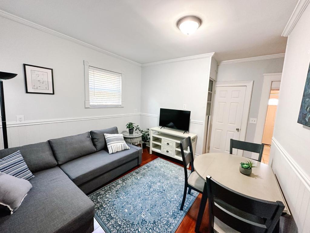 Historic Peaceful Apartment ニューヘイブン エクステリア 写真